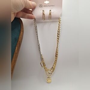 Daisy Fuentes Layered Padlock Necklace & Earrings Set – NWT